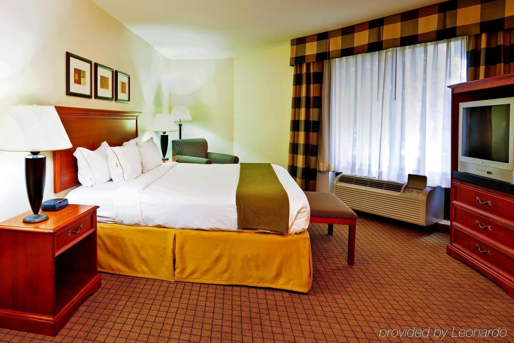 Express & Jackson - By Ihg 2* Flowood