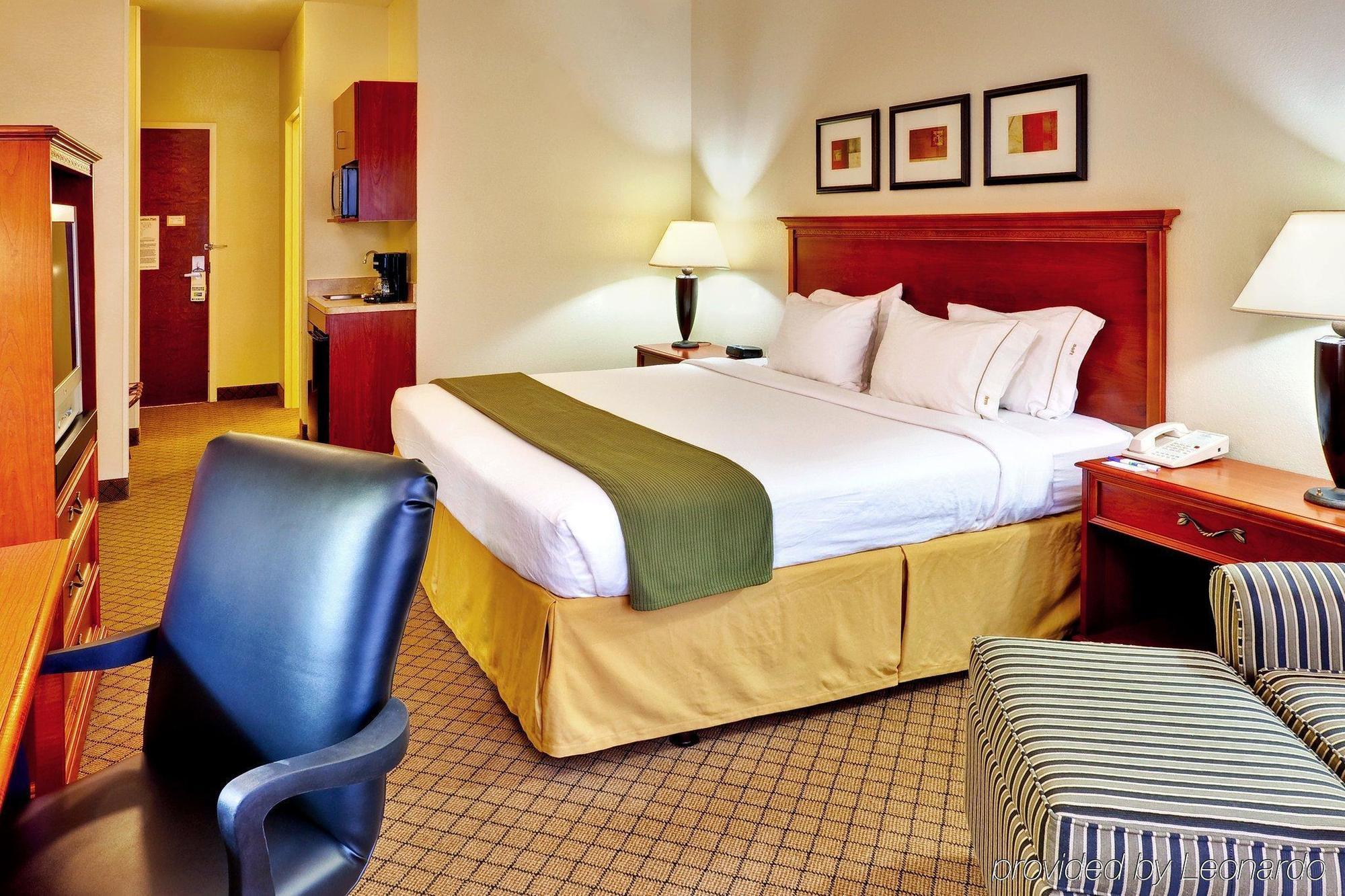 Express & Jackson - By Ihg Hotel 2*
