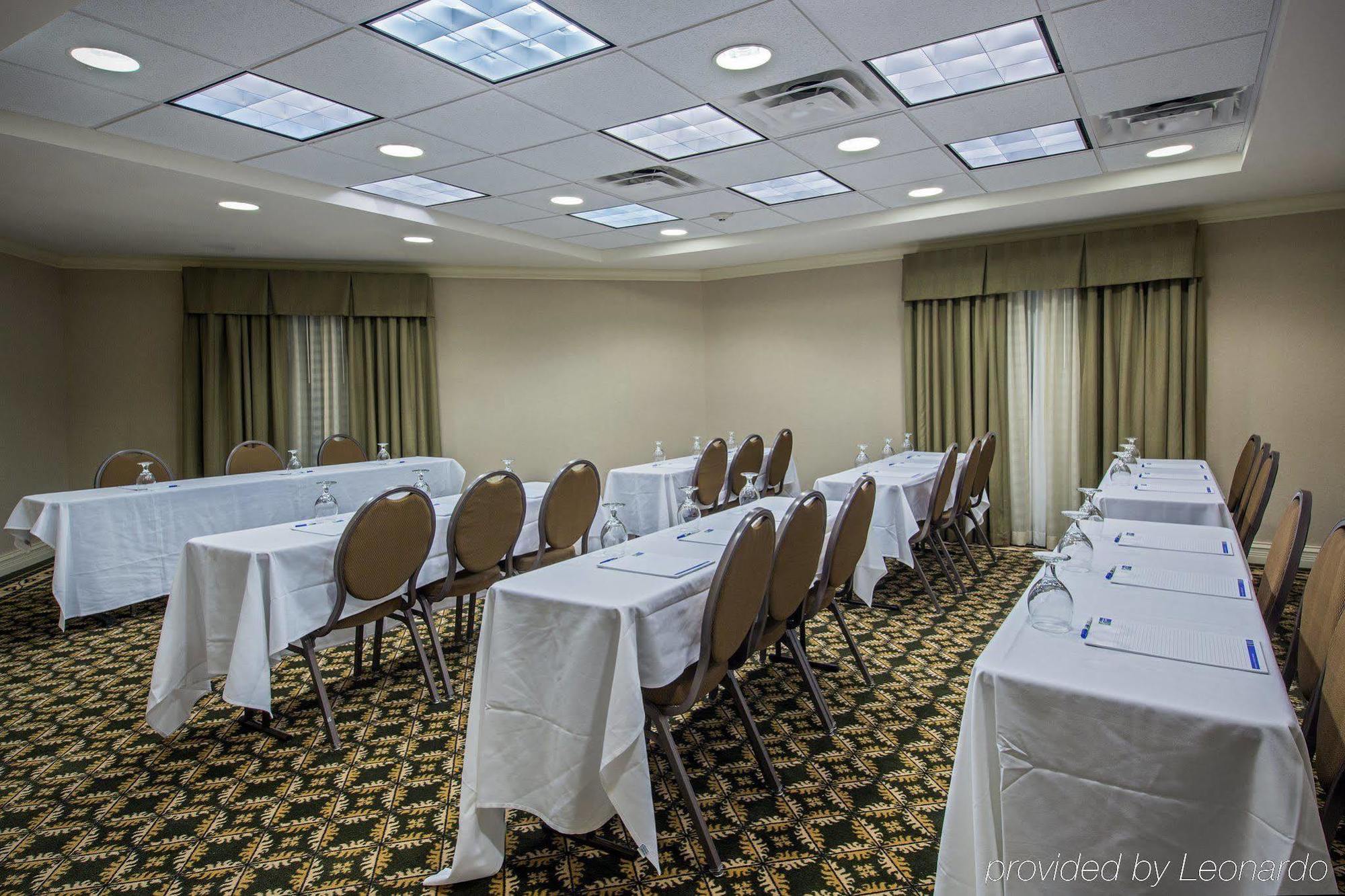 Express & Jackson - By Ihg 2* Flowood