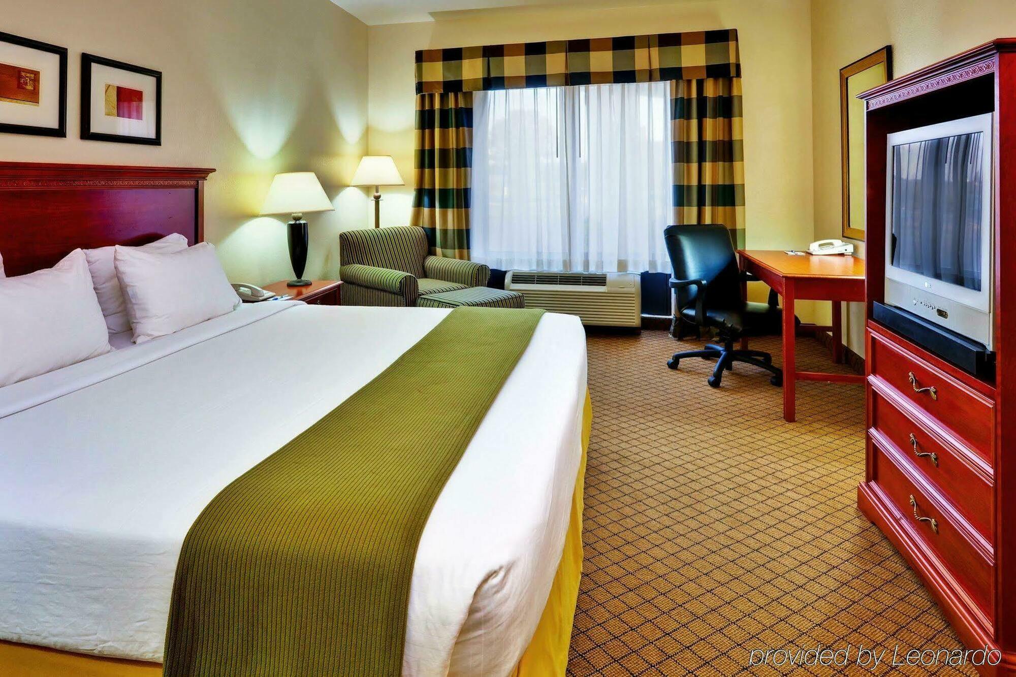 Express & Jackson - By Ihg 2*