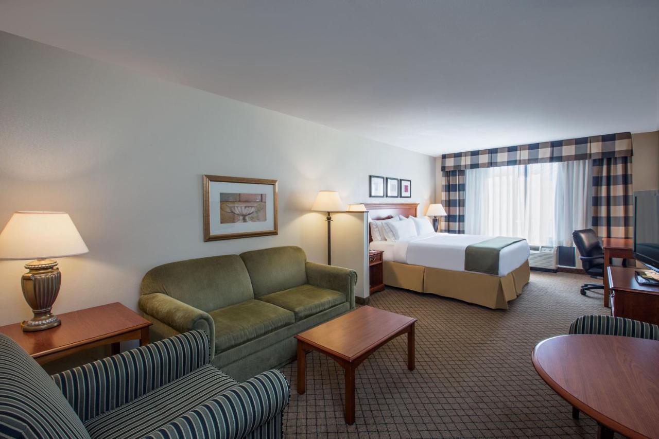 Express & Jackson - By Ihg