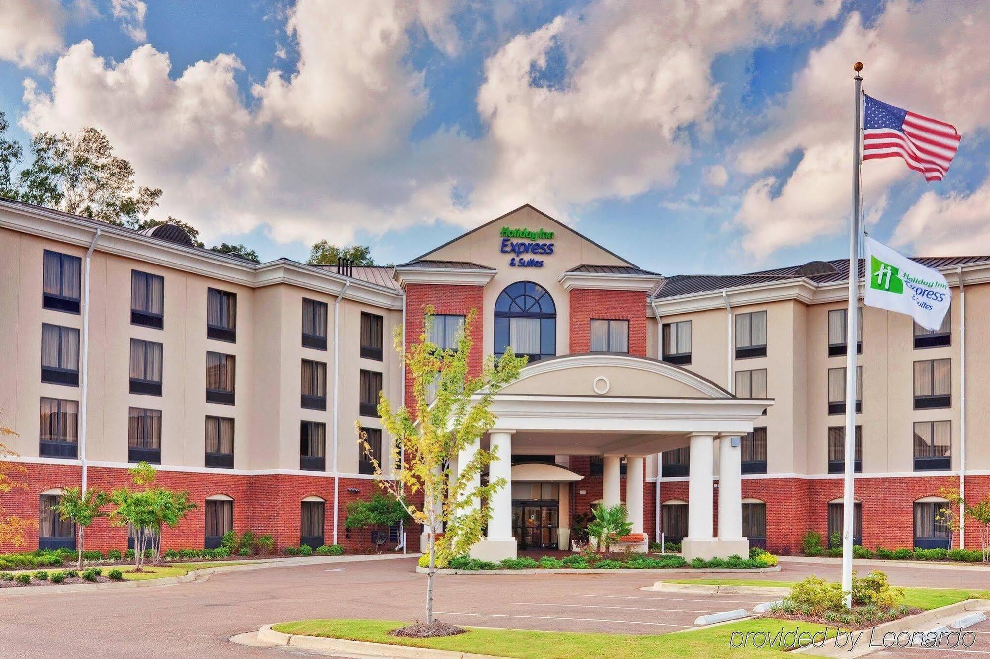 Express & Jackson - By Ihg 2* Flowood