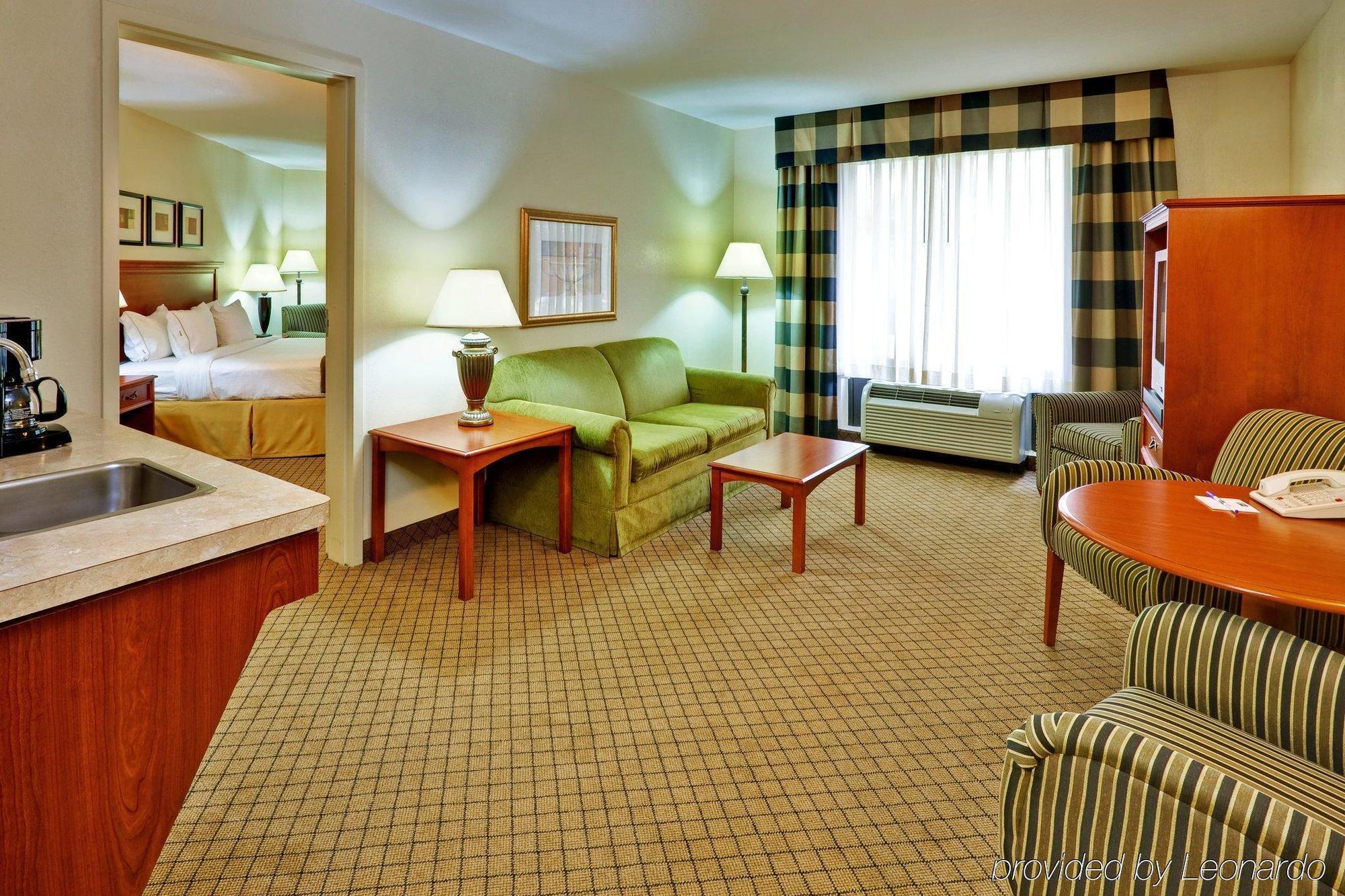 Express & Jackson - By Ihg 2*
